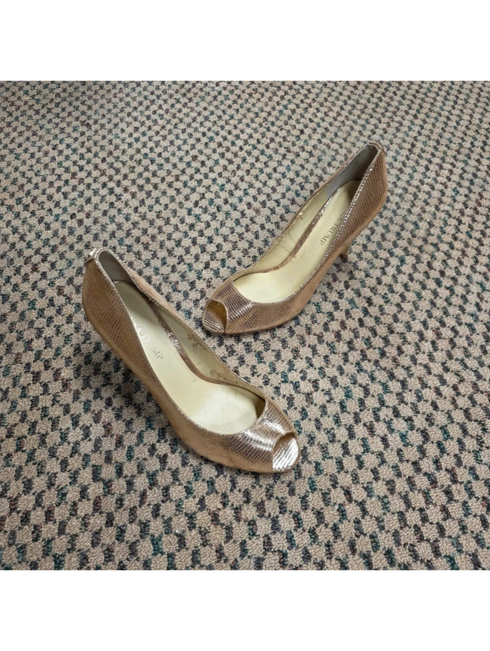 Ivanka Trump metallic snakeskin peep-toe pumps sz 8 US